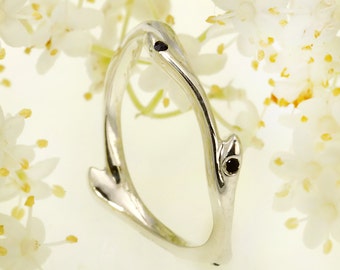 Unique Blue Sapphire Ring, Delicate White Gold Ring, Dainty Sapphire Ring, 14K White Gold Sapphire Ring, Unique Women's Band, RS-1147