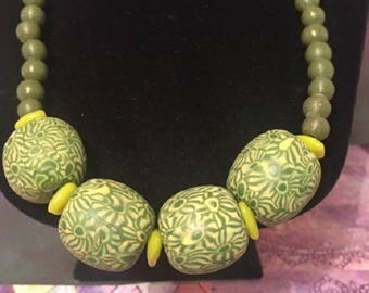 Indonesian Glass Beaded Necklace: Green