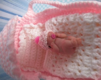 Carrycot baby Ooak miniature of 4cm.