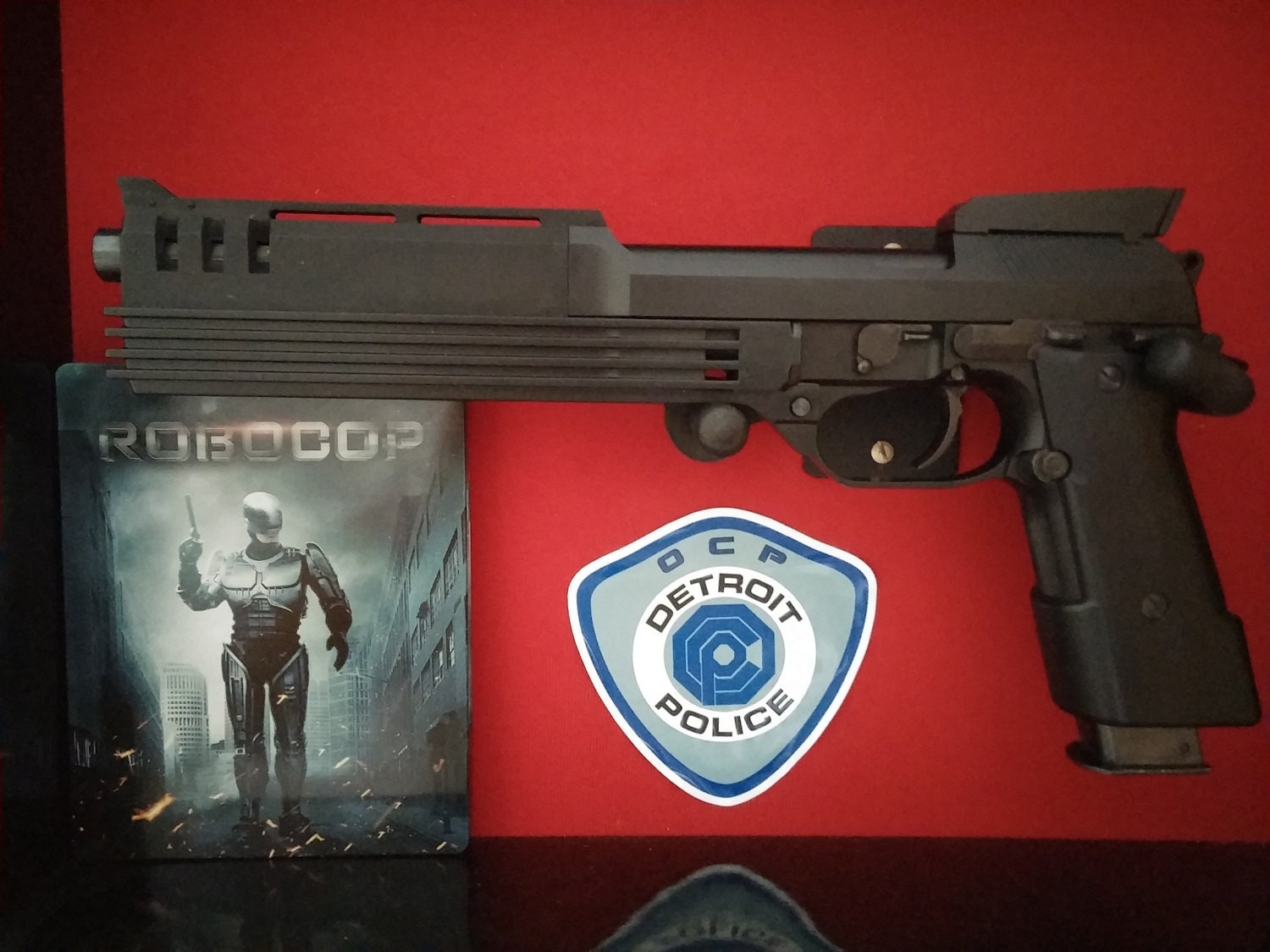 Robocop AUTO-9 pistol highly Detailed display Replica with