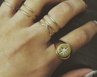 Diamond Signet Ring, Minimalist Signet Ring, Star Setting Natural Diamond Signet Ring, 14k Solid Gold Signet Ring