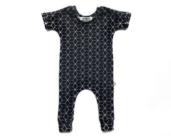 Geometric Black combination