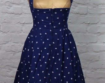 Beautiful Midnight Blue Flower Print and Lace Trimmed Dirndl Trachten Bavarian German Corset Dress