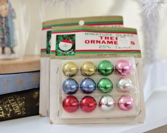 Set of 2 Miniature mini glass tree ornaments bulbs Christmas Holiday Festive Santa World vintage tiny home decor wall display stocking Macys
