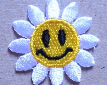 Embroidered Iron-On Applique Smiley Daisy