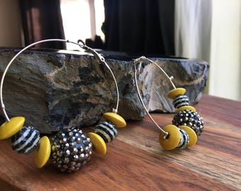 Retro Hoop Earrings, Yellow & Black beads on Silvertone hoop