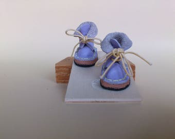Boots of leather for Blythe