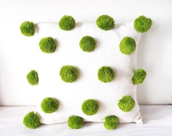 Green Pom Pom Pillow / Pom Pom Pillow Cover / Green Pom Pom Pillow Cover / Mexican Pom Pom Pillow Cover / Pom Pom Cushion Pillow