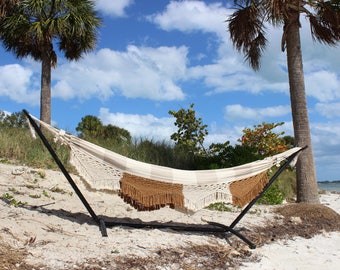 Brazilian Hammock with Fringe: Coconut