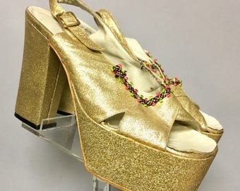 Awesome GOLD DISCO Platforms, Vintage 1970's Glittery PLATFORM Shoes, with 5" High Heels, size 7.5 aa