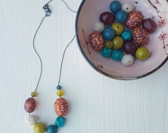 shifting sands necklace vintage lucite and by urbanlegend on Etsy