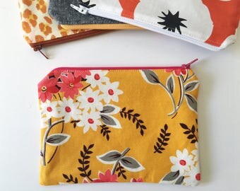 Floral Notions Pouch, Knitting Notions Bag, Small Zip Pouch, Notions Case, Floral Zipper Pouch, Knitting Accessories, Knitting Gift Under 20