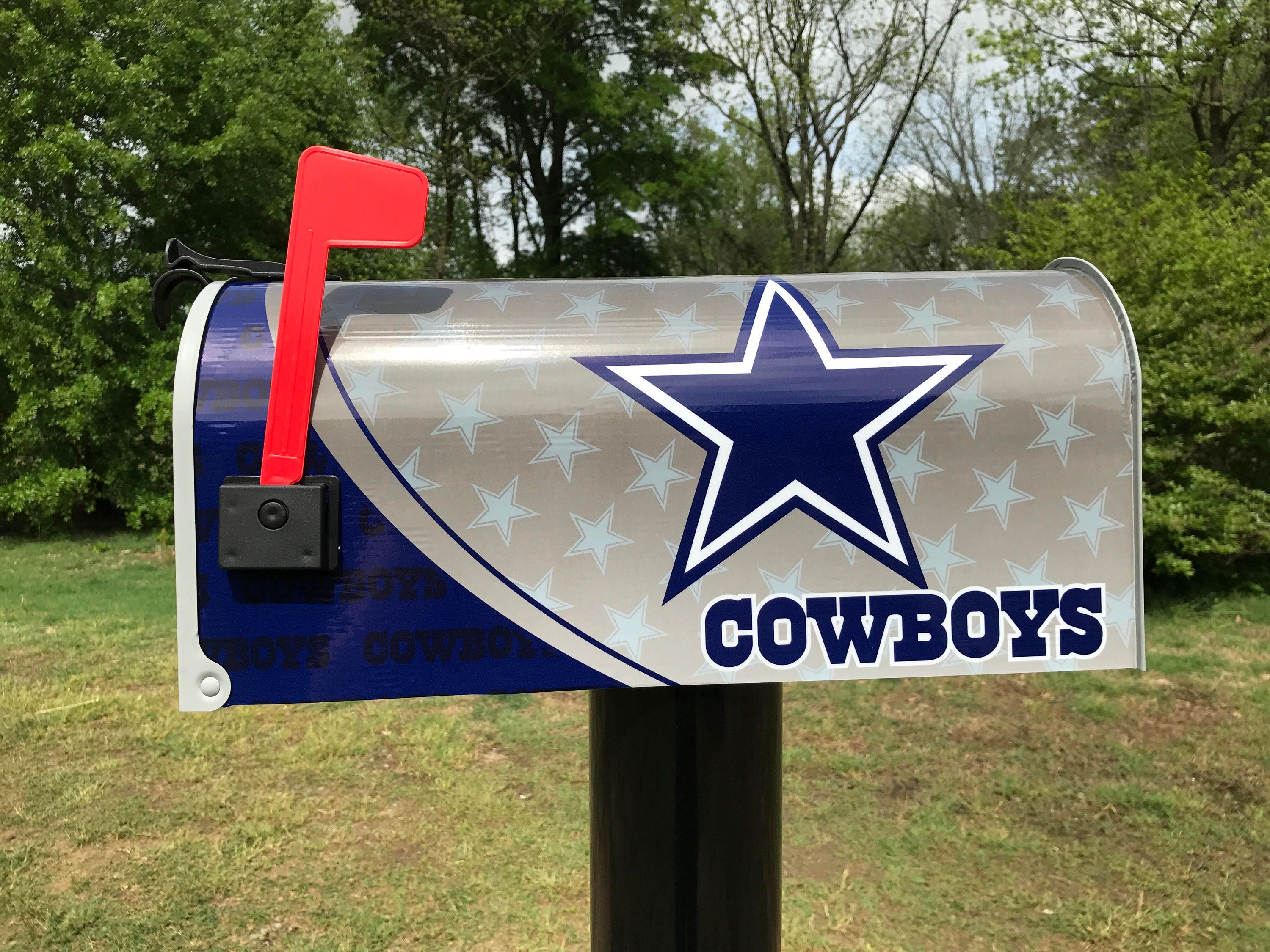 Dallas Cowboys Themed mailbox