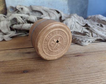 Vintage French Cartier-Bresson thread box with thread