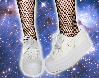 90s Vintage Studded Heart Sporty Health Goth Grunge Canvas Platform Sneaker Shoe 8.5