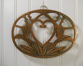 Copper heart and tulip trivet, Heart trivet, Vintage trivet, Copper trivet, Kitschy kitchen, Retro kitchen, Kitchen serving, Vintage kitchen