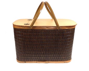 Vintage Hawkeye Brown Wicker Picnic Basket by Burlington