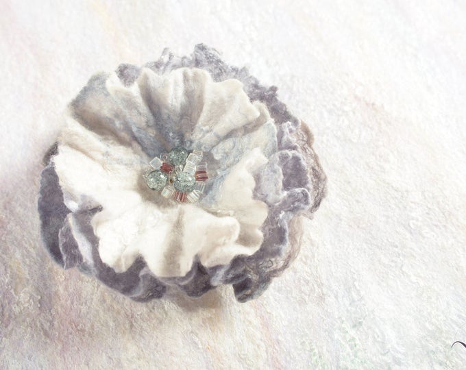 Wool Silk Brooch Felted Retro Style Wedding Floral Pin Jewelry Evening Dress Hat Bridal Accessories Felt Scarf Flower Pin Personalized Gift