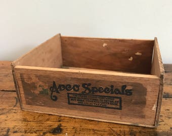 Vintage Arco Specials cigar box