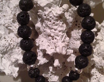 109) Bracelet aromathérapie pour enfant pour petits poignets en pierre de lava et agrémenté du signe de Batman