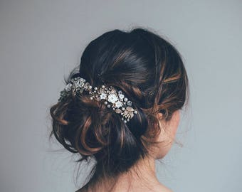 Bridal Headpiece, Gold hair comb, Gold flower hair comb, Gold Hair vine, Gold headpiece, Flower hair clip, Gold hair clips