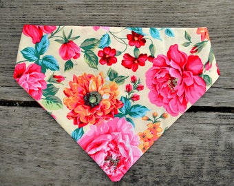 Spring Flower Dog Bandana// Floral Dog Bandana// Dog Scarf// Dog Accessories// Spring Dog Bandana// Yellow Dog Bandana// Flower Dog Bandana