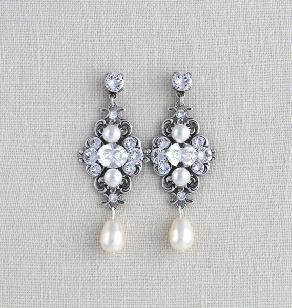 Pearl Wedding earrings Crystal Bridal earrings Bridal
