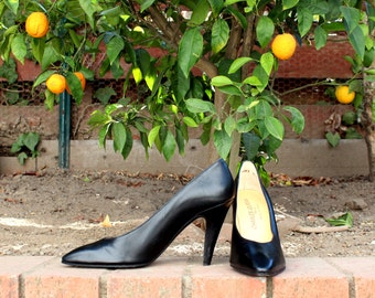 Made in France - Paris - Charles Jourdan - Black Pumps ( Sz 8.5, Eu 39 )