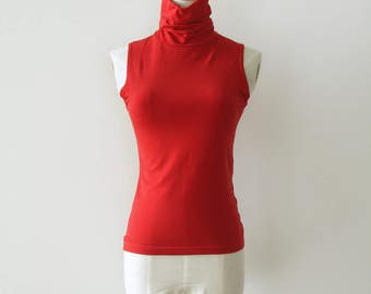 90s red turtle neck tank. Red high neck top. 90s roll neck top. Nu rave red shirt. Twin Peaks shirt. Size S - M