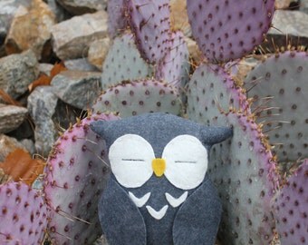 Gray Owl Plushie/Owl Stuffed Animal/Animal Toy/Wool Felt Plush