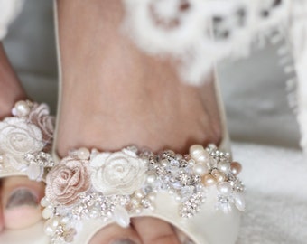 wedding shoe clip, bridal shoe clip, white shoe clips, bridal shoes clips, wedding shoes clips, lace shoe clip, flower shoe clip