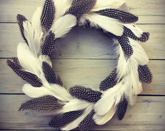 Boho feather Christmas wreath small (guinea / goose)