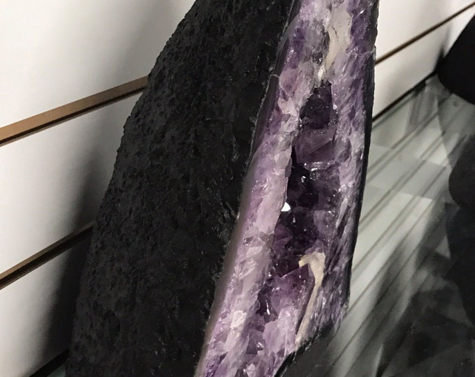 25LBS Amethyst Geode 11 inches tall AAA Grade from Brazil- Home Decor \ Metaphysical \ Crystal \ Reiki \ Geode \ Geodes \ Amethyst Geode