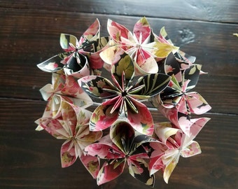 Anniversary flowers, anniversary decor, anniversary rose flowers, paper flowers, paper flower, Kusudama flowers, paper flower bouquet