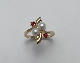 Style#503-14 Kt Yellow gold Pearl and Garnets