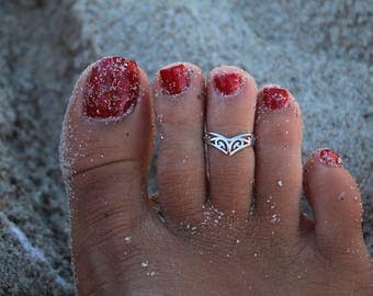 crown toe ring