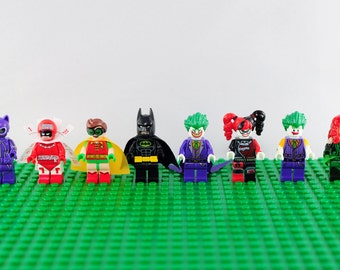The LEGO Batman Movie outfits 8 pc minifigure set (Lego Compatible) DC Comics Catwoman Calandar-Man Robin Harley Quinn Joker Poison Ivy Gift
