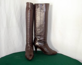 Sz 9 Women Vintage Tall Brown leather 1980s high heel Peter Kaiser Walking boots.