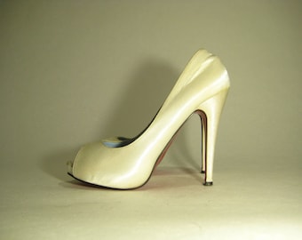 100% Authentic CHRISTIAN LOUBOUTIN High Heel White Women's Shoes Size 8.5us/6uk/39eu