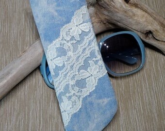 Sunglass Case, Eyeglass Case, Faded Blue Denim Fabric Sunglass Sleeve, Ivory Vintage Lace Trim, Fabric Sunglass Sleeve, Cottage Chic