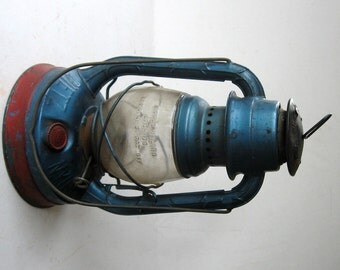 Dietz Little Wizard H-10 Lantern Marked Syracuse, NY USA