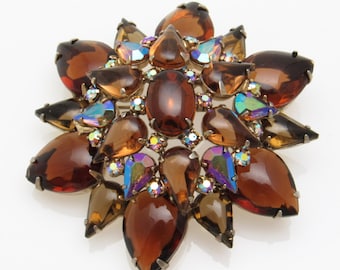 Large Domed Rhinestone Brooch Star Flower Jewelry Vintage P7488
