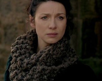 Items similar to Outlander Claire Fraser Knit Cowl Chunky Infinity ...