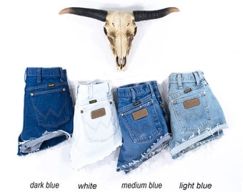 Vintage WRANGLER Shorts Denim Cutoff Shorts Tattered Blue Distressed Highwaist Jean Shorts Cut high or Low Cut