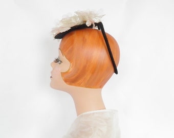 Vintage tilt hat, woman's 1940s percher, white flowers, backband