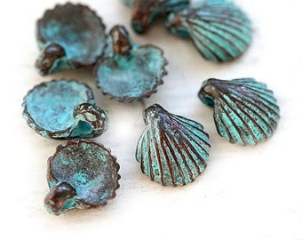 Small shell charms, seashells, green patina on copper, Greek beads, nautical charms, tiny shells - 9mm - 8Pc - F033