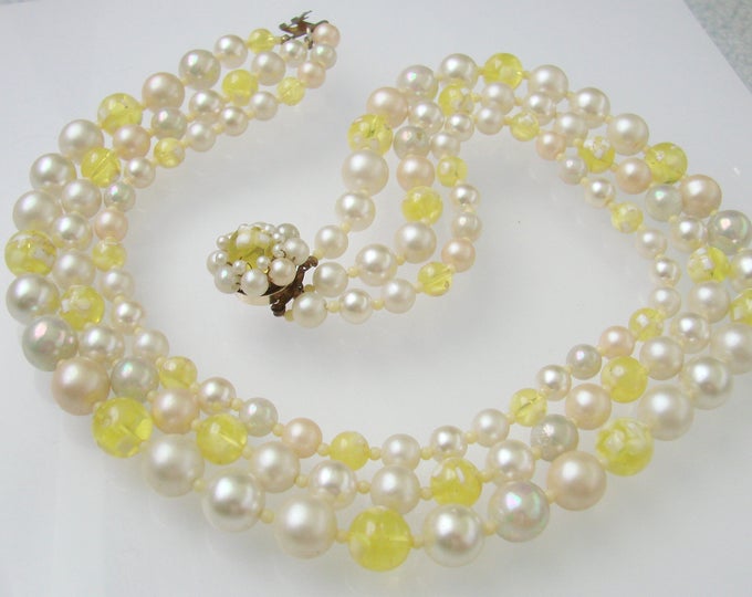 Mid Century Bead Bib Necklace / Simulated Pearls / Translucent Yellow Art Glass Beads / 1960s / Vintage Costume Jewelry