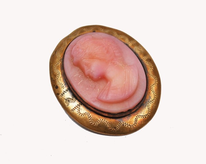 Pink Cameo Brooch - Gold filled - Pink Glass - C clasp - Victorian - Etched gold plated