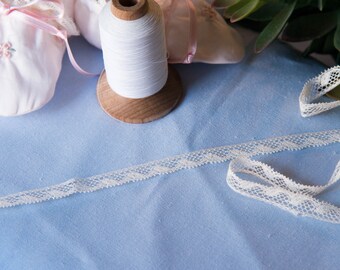 French Valenciennes Lace- (LFV38EDG036)3/8" edging