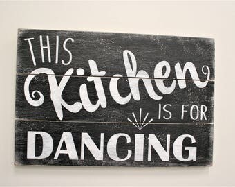 Distressed Wood Wall Decor this kitchen is seasoned with love pallet sign wood kitchen Distressed Wood Wall Decor this kitchen is seasoned with love pallet sign wood kitchen